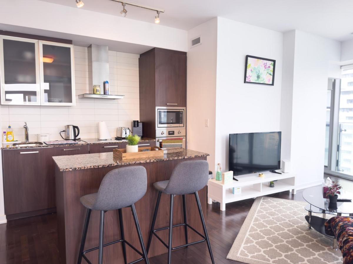 Luxury 2 Bedrooms With Lakeview Cn Tower Entertainment District Rogers Centre Toronto Exterior photo