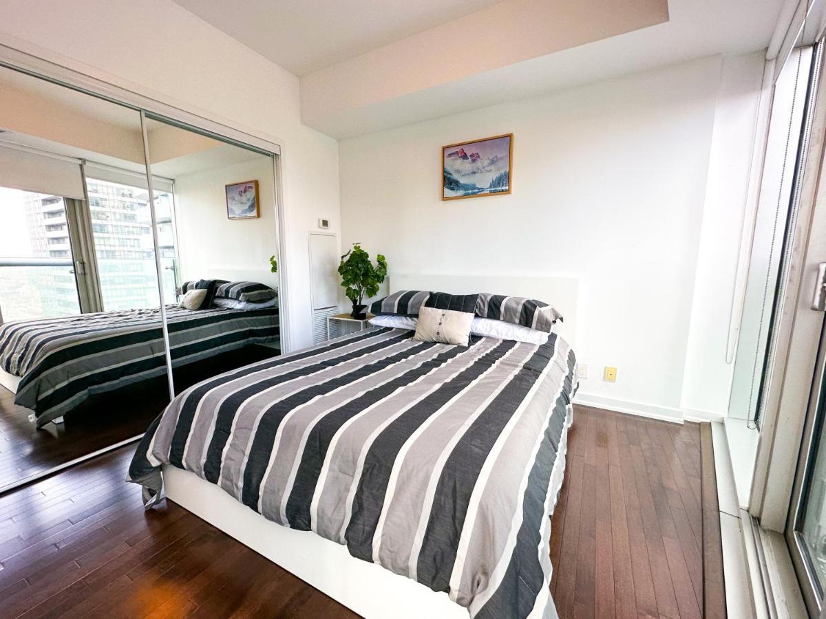 Luxury 2 Bedrooms With Lakeview Cn Tower Entertainment District Rogers Centre Toronto Exterior photo